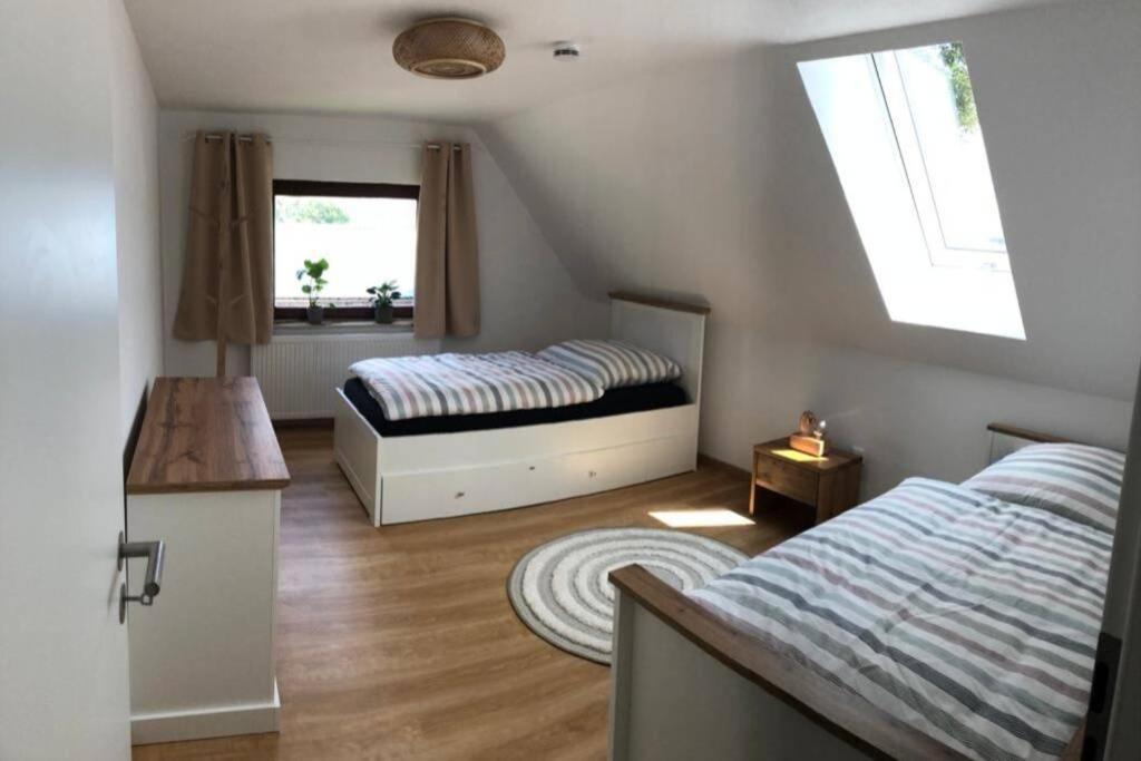Ruhig Gelegene, Top Moderne Ferienwohnung - Hot Tub Und Sauna Gegen Aufpreis Neuhaus an Der Eger Bagian luar foto