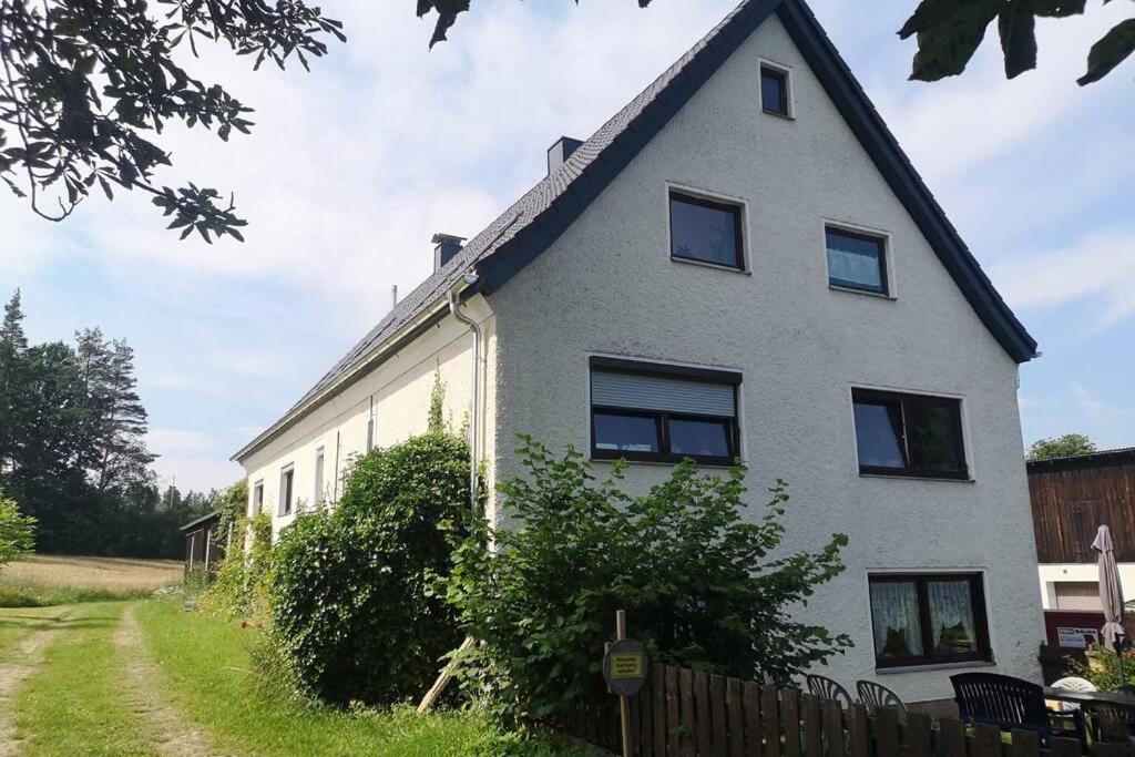 Ruhig Gelegene, Top Moderne Ferienwohnung - Hot Tub Und Sauna Gegen Aufpreis Neuhaus an Der Eger Bagian luar foto