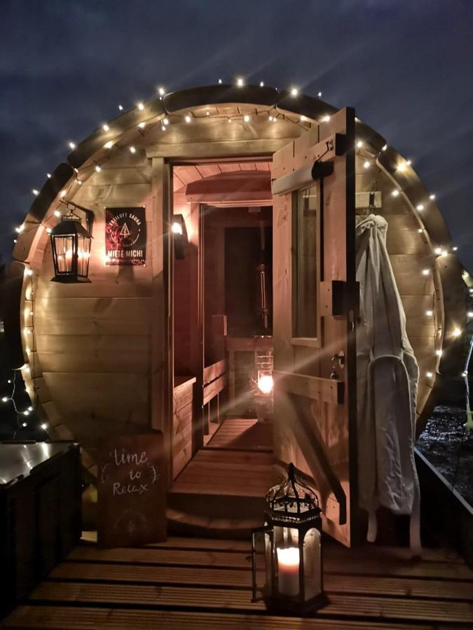 Ruhig Gelegene, Top Moderne Ferienwohnung - Hot Tub Und Sauna Gegen Aufpreis Neuhaus an Der Eger Bagian luar foto