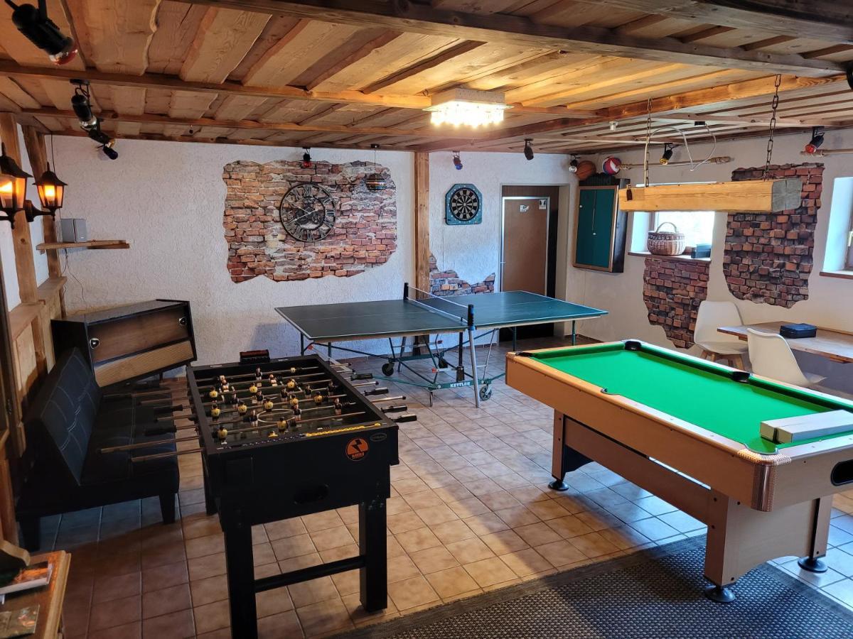 Ruhig Gelegene, Top Moderne Ferienwohnung - Hot Tub Und Sauna Gegen Aufpreis Neuhaus an Der Eger Bagian luar foto