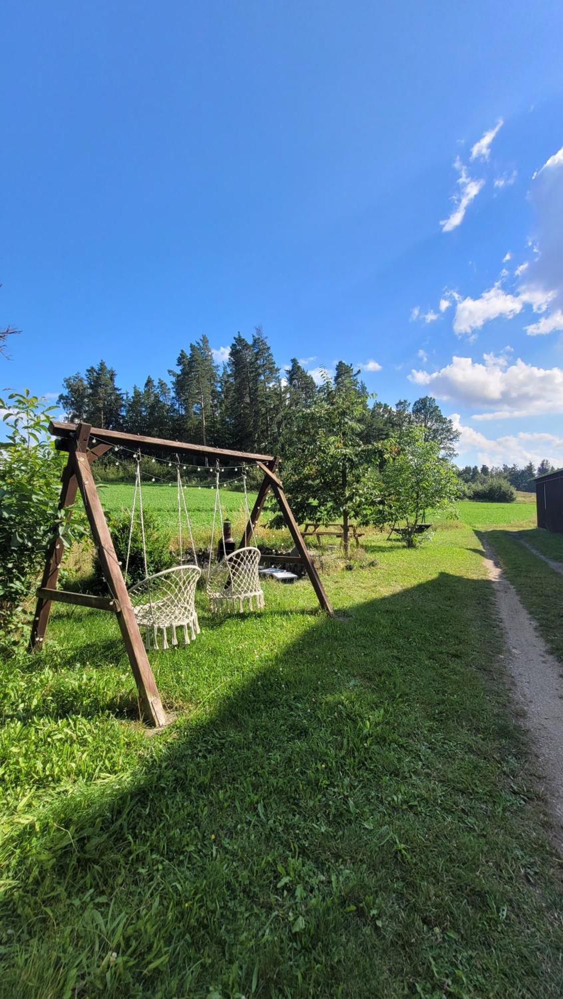 Ruhig Gelegene, Top Moderne Ferienwohnung - Hot Tub Und Sauna Gegen Aufpreis Neuhaus an Der Eger Bagian luar foto
