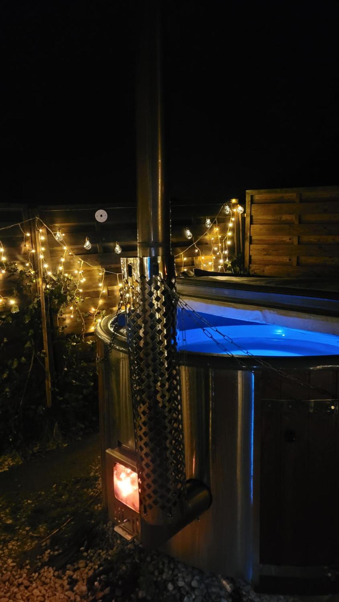 Ruhig Gelegene, Top Moderne Ferienwohnung - Hot Tub Und Sauna Gegen Aufpreis Neuhaus an Der Eger Bagian luar foto