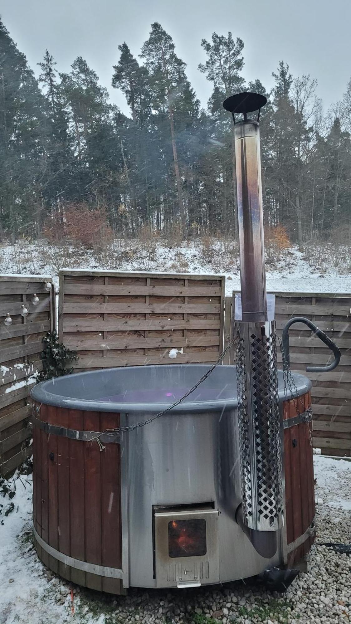 Ruhig Gelegene, Top Moderne Ferienwohnung - Hot Tub Und Sauna Gegen Aufpreis Neuhaus an Der Eger Bagian luar foto